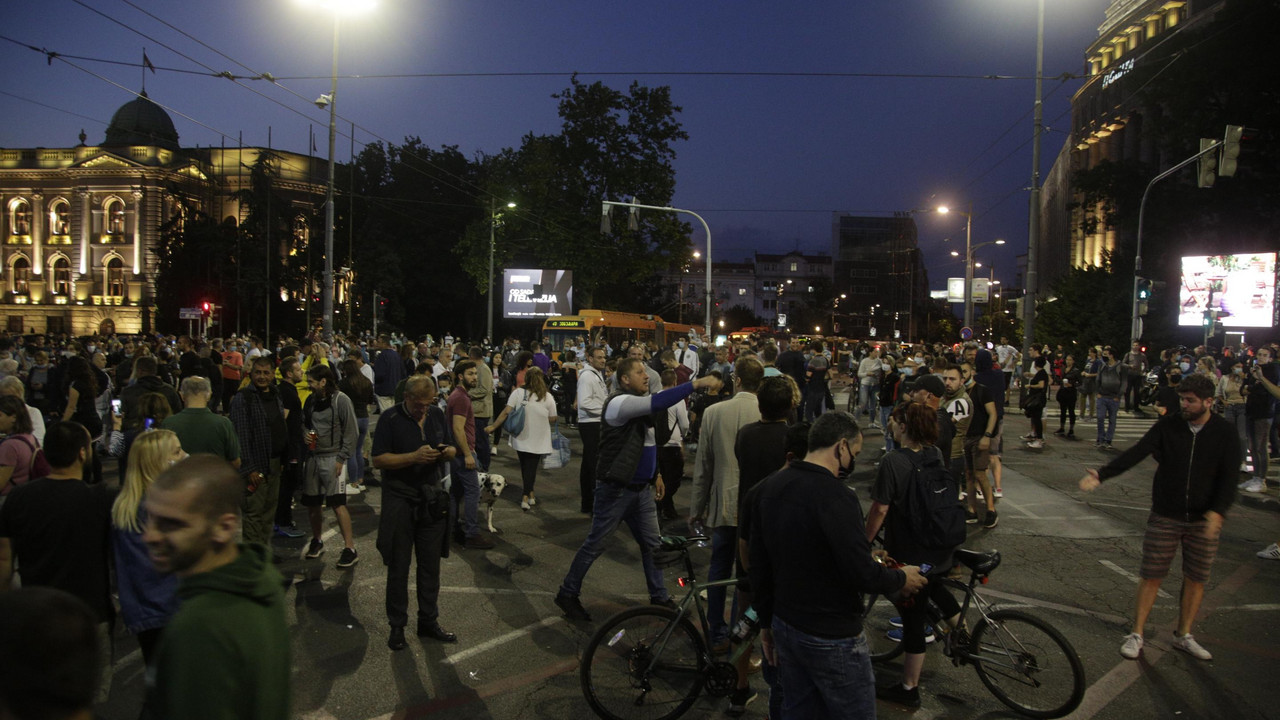 Protesti ispred Skupštine