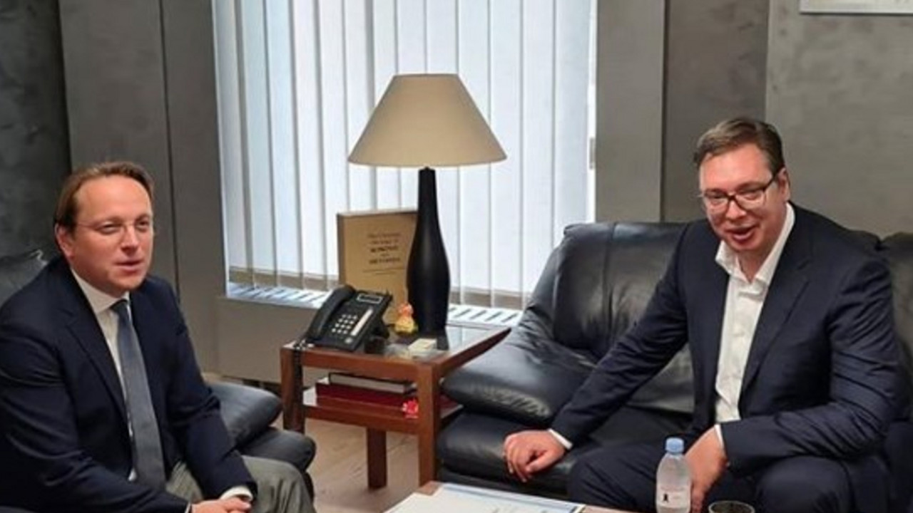 Varhelji i Vučić