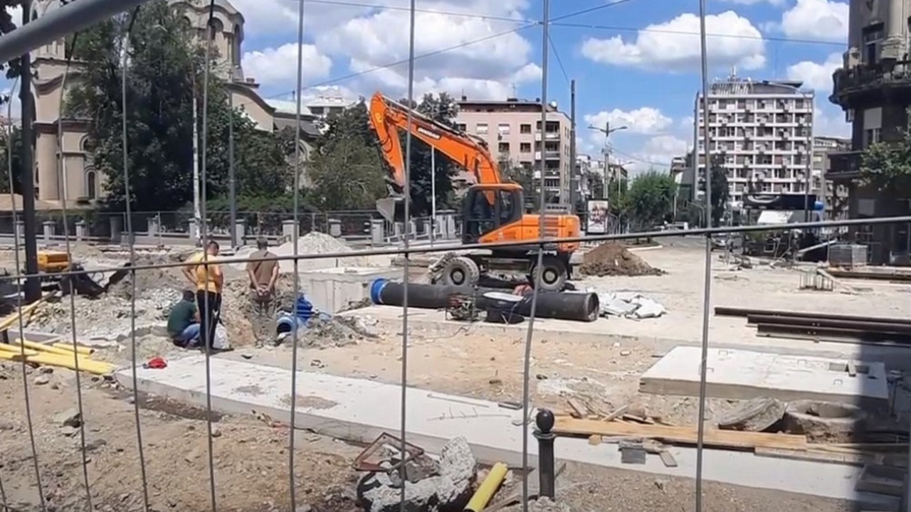 Radovi na uglu cara Dušana i Francuske