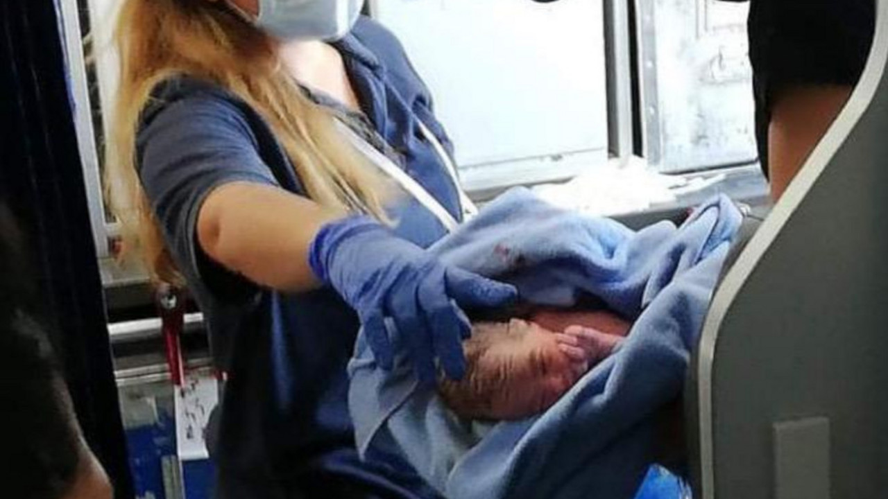 BEba rođena u avionu