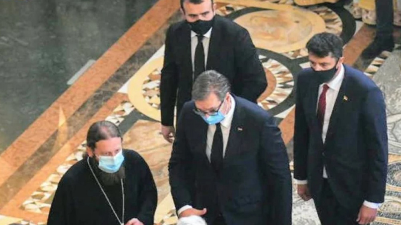 Aleksandar Vučić, Amfilohije 