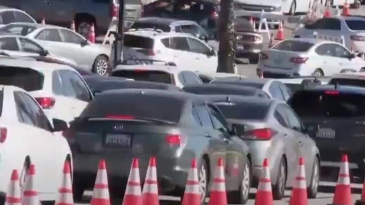 Gužva u Los Anđelesu zbog protesta antivakcinaša