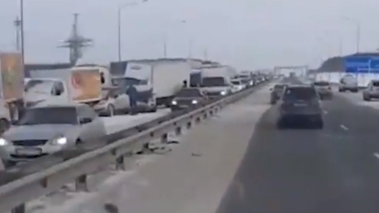 Sudar na auto-putu u Rusiji