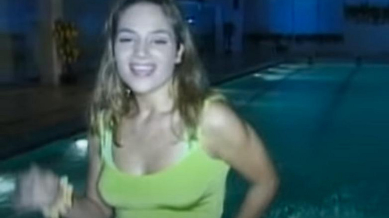 Ella B