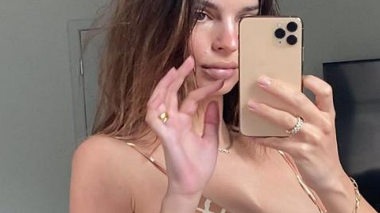 Emili Ratajovski