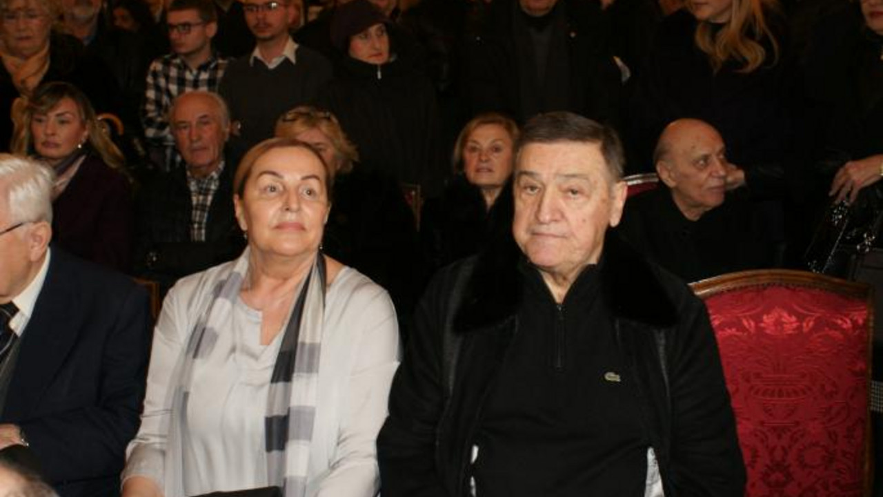 Ana Bekuta, Milutin Mrkonjić