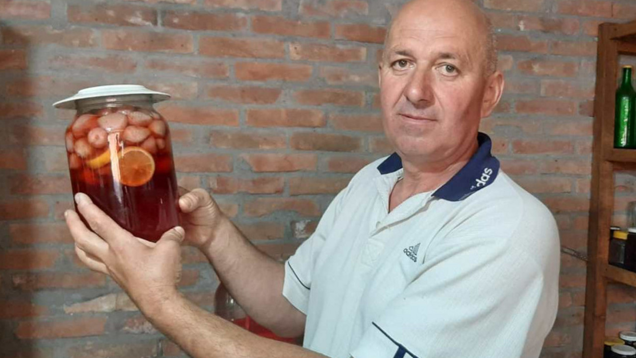 Od plodova koji nisu završili kod kupaca Dragan napravio osvežavajući liker