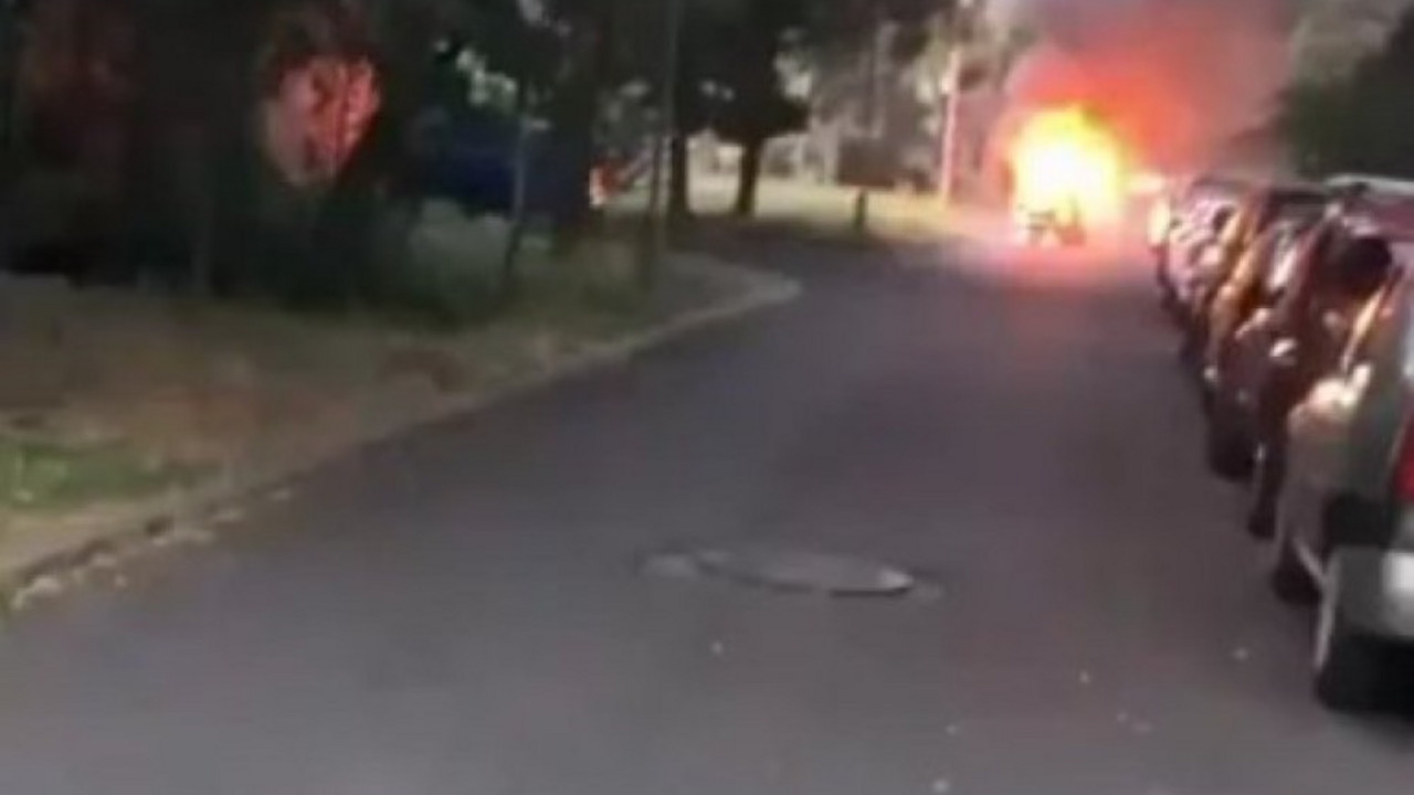 Gori automobil na Novom Beogradu