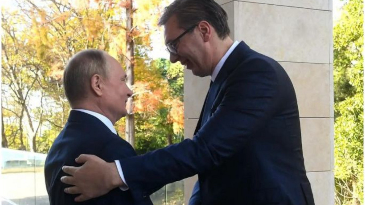 Bratski zagrljaj