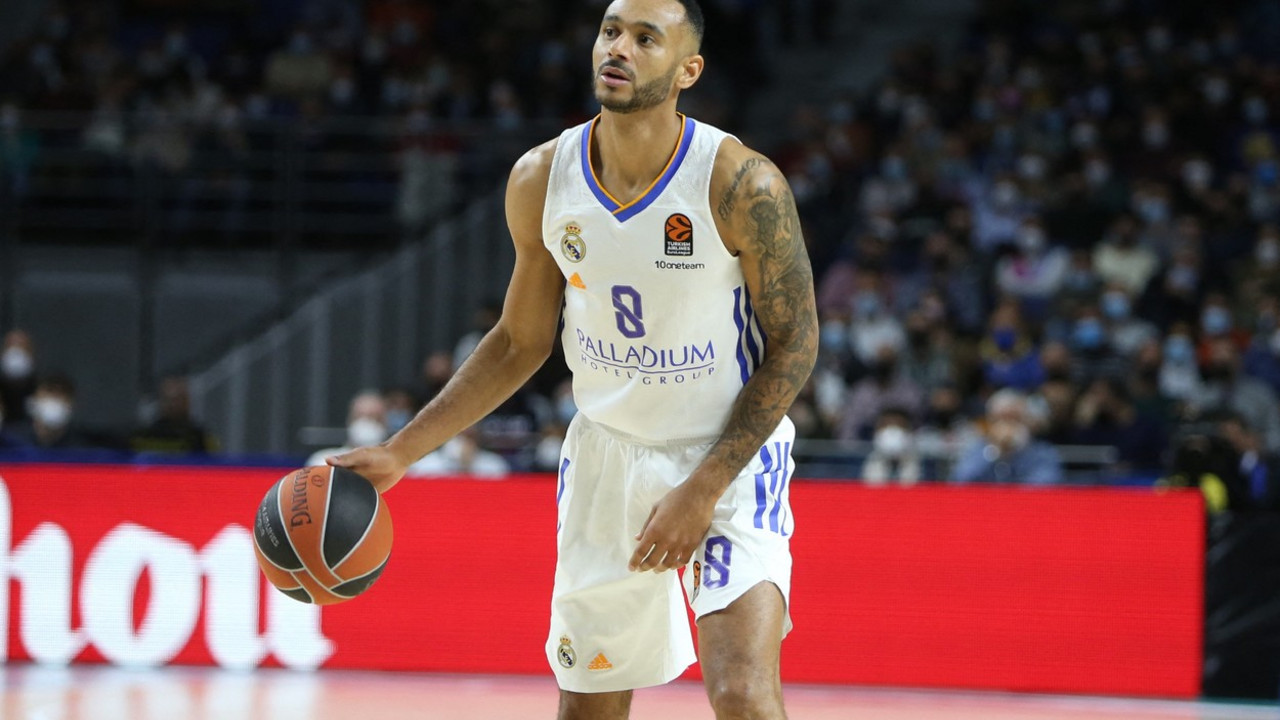 Adam Hanga