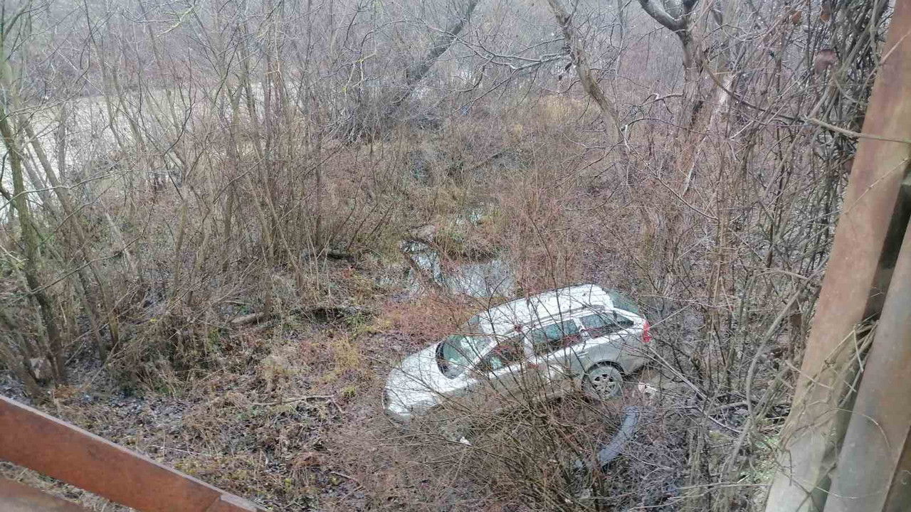 Automobil završio u Čemernici