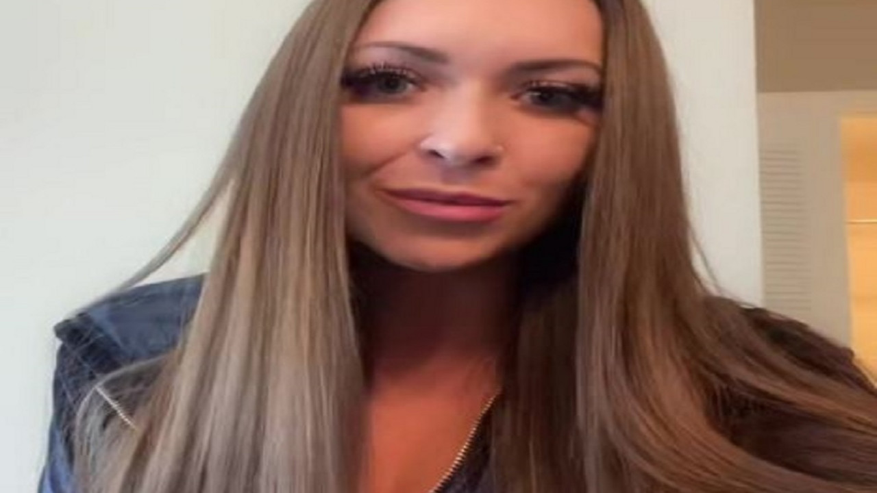 zena sa tik toka