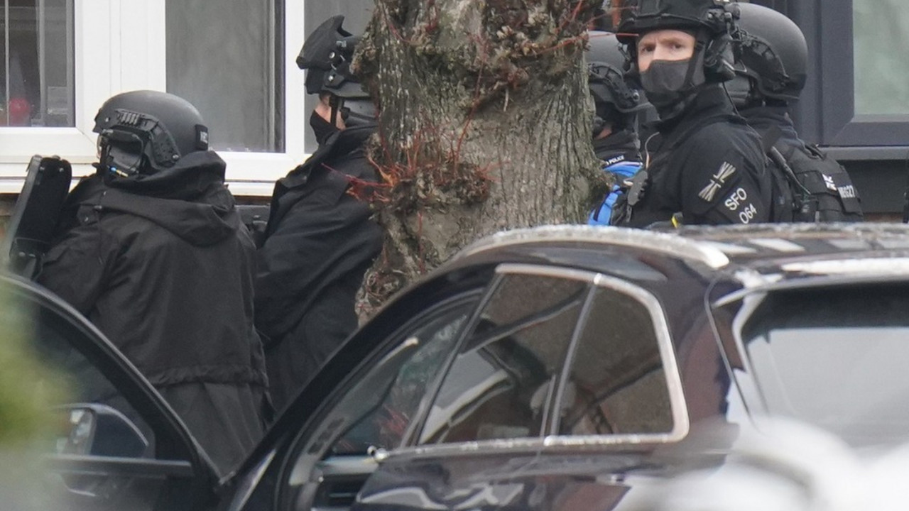 policija