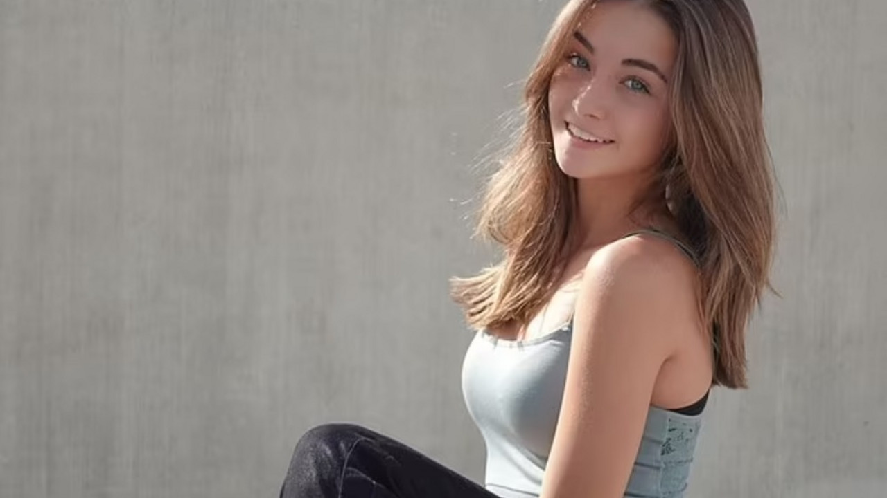 Ava Majury