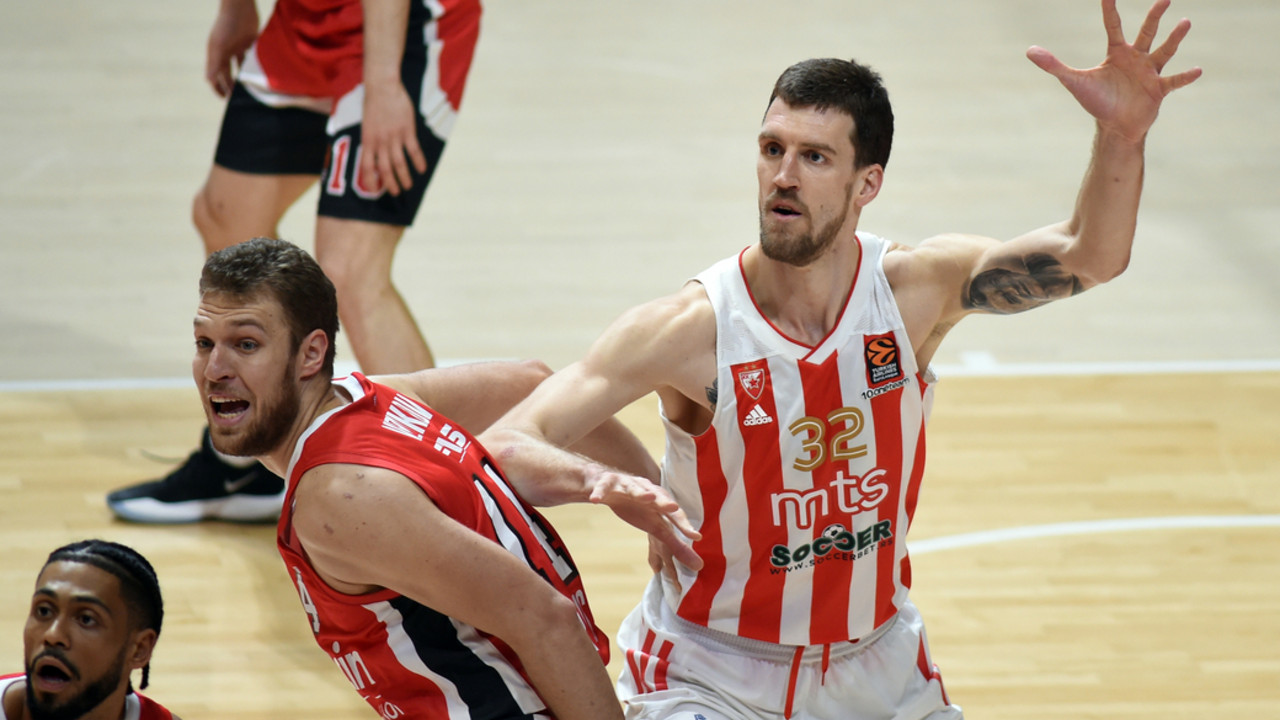 Saša Vezenkov