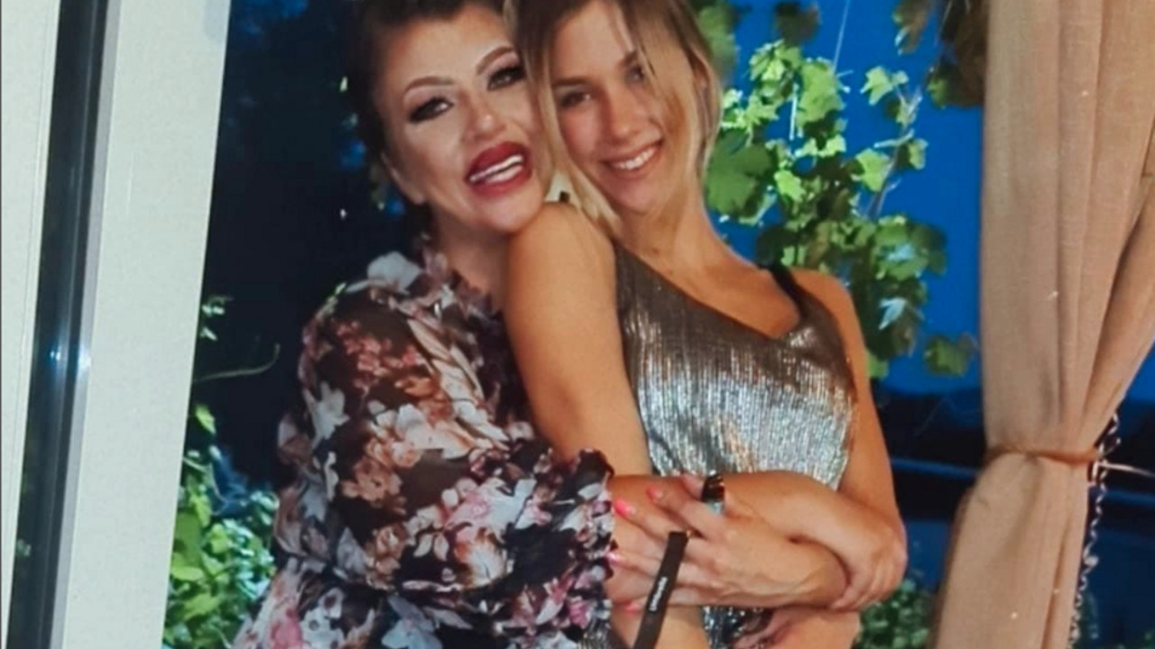 Miljana Kulić, Ana Kulić