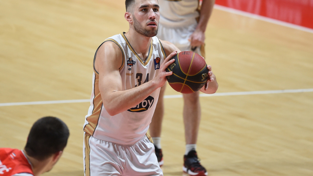 Kenan Kamenjaš