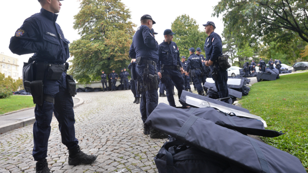 Policija