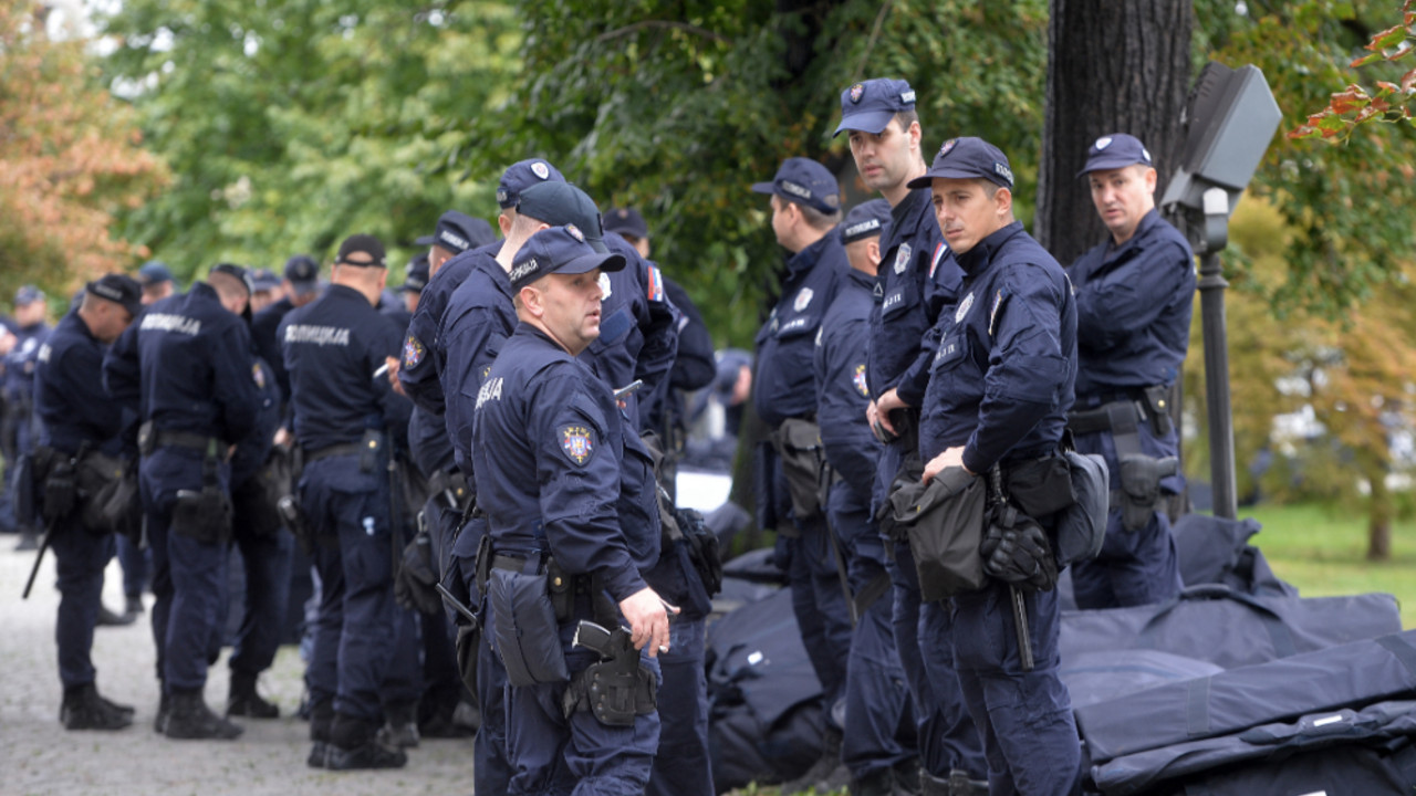 Policija