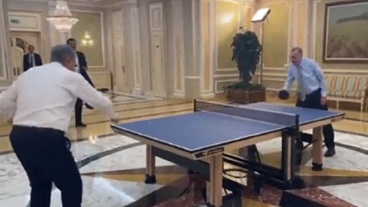 Tokajev i Erdogan igraju stoni tenis