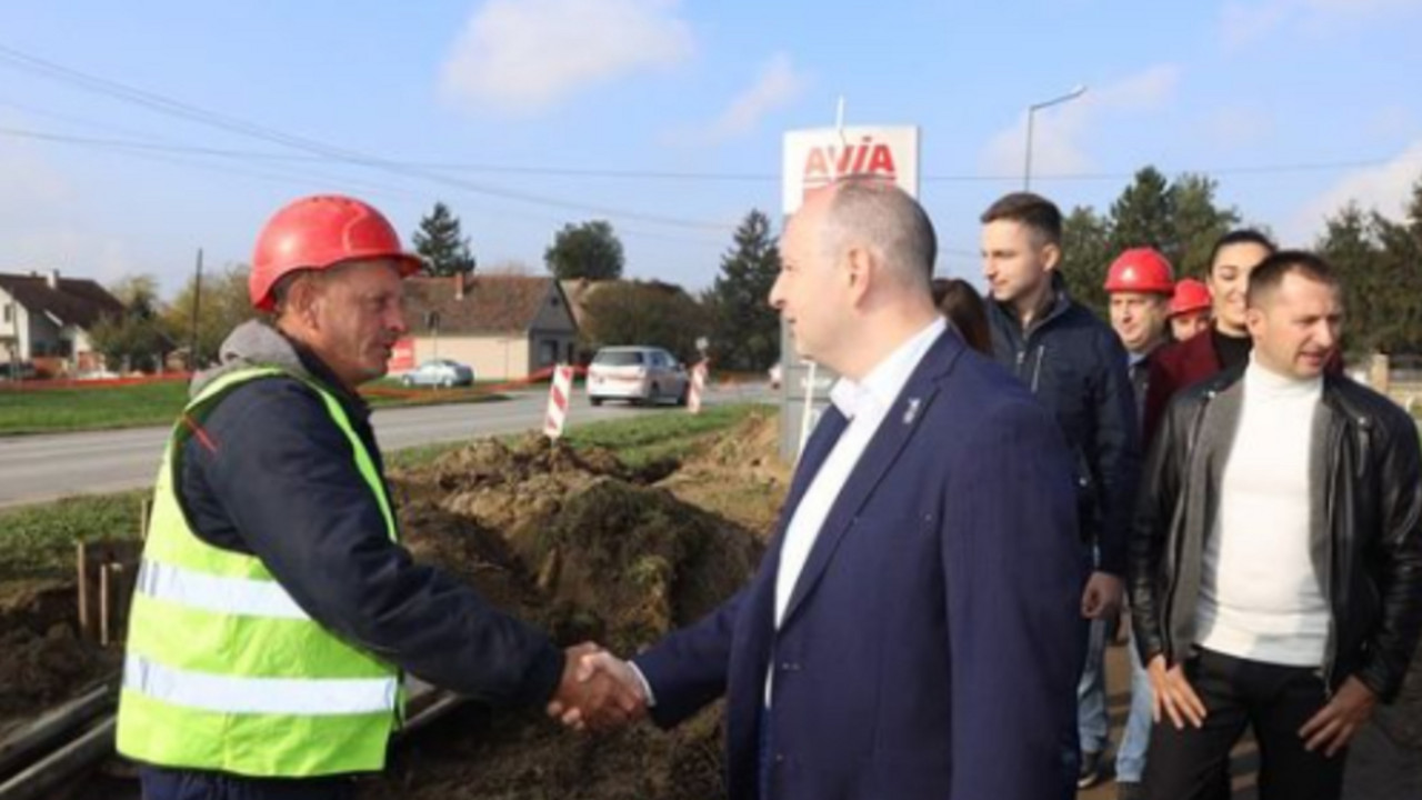 Đurić obišao radove u Rumenci i najavio nove investicije