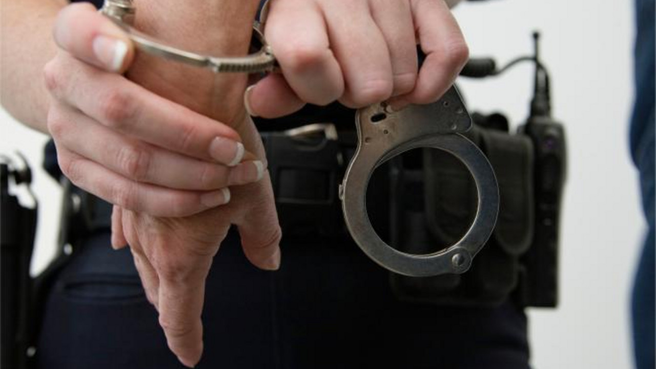 policija