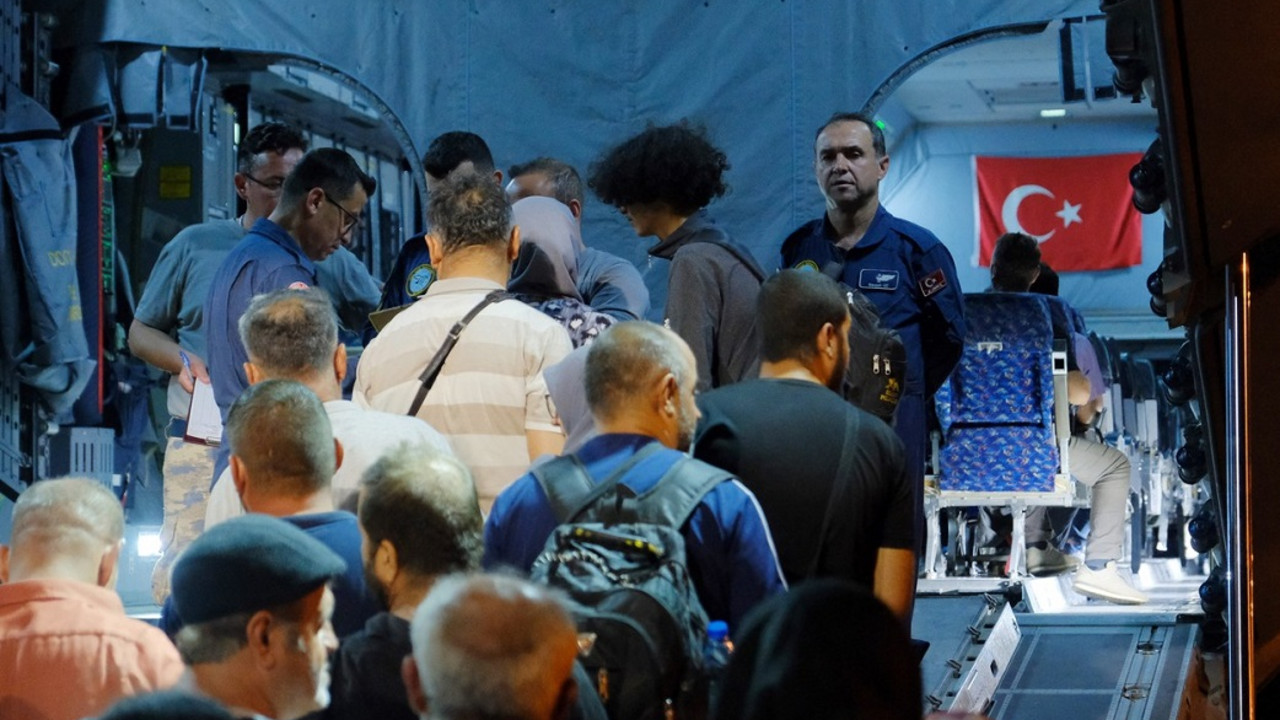 Turski vojni avion tokom evakuacije civila iz Sudana