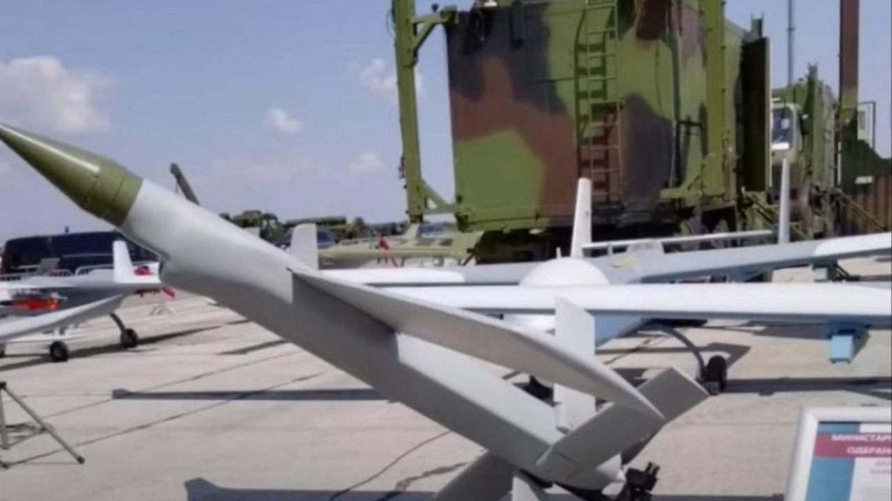 Dron kamikaza 