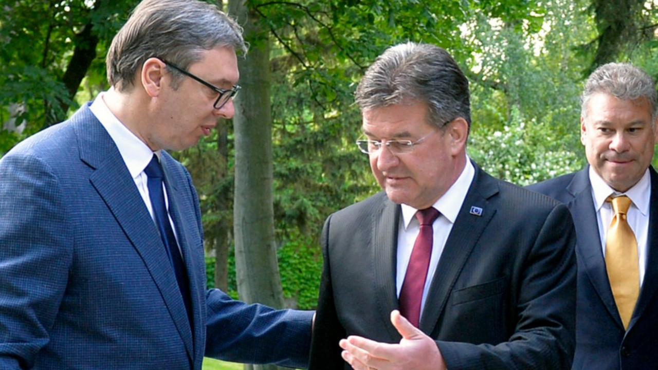 Aleksandar Vučić, Miroslav Lajčak
