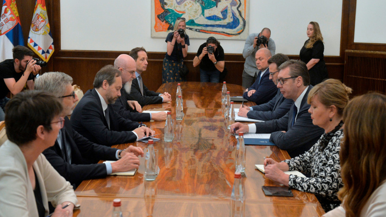 Vučić i Kvinte