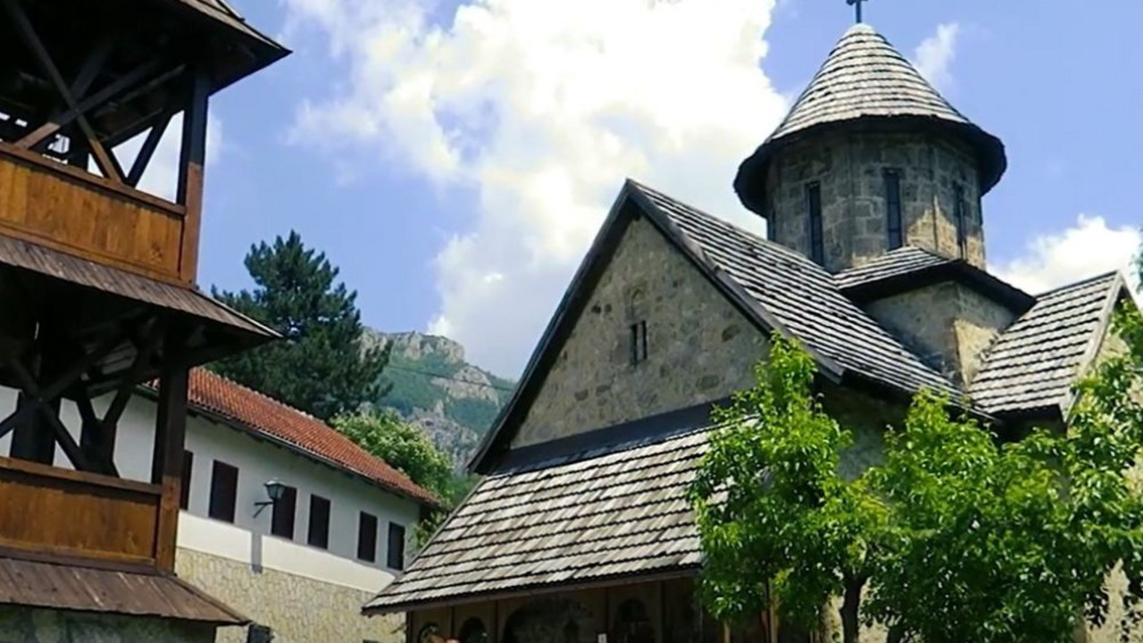 manastiri