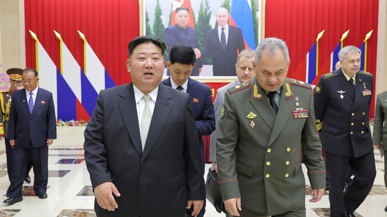 Kim Džong Un i Sergej Šojgu