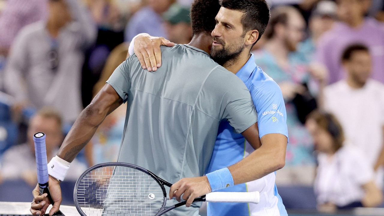 Gael Monfis, Novak Đoković