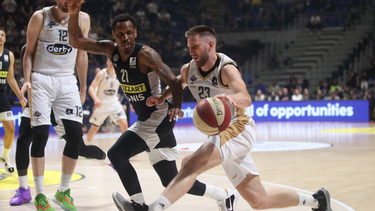 Džejms Naneli i Mateo Drežnjak