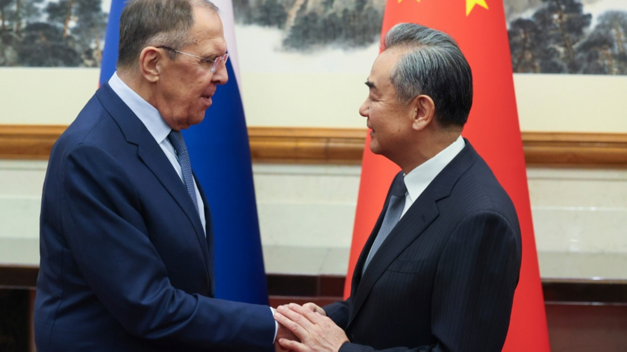 Sergej Lavrov, Vang Ji
