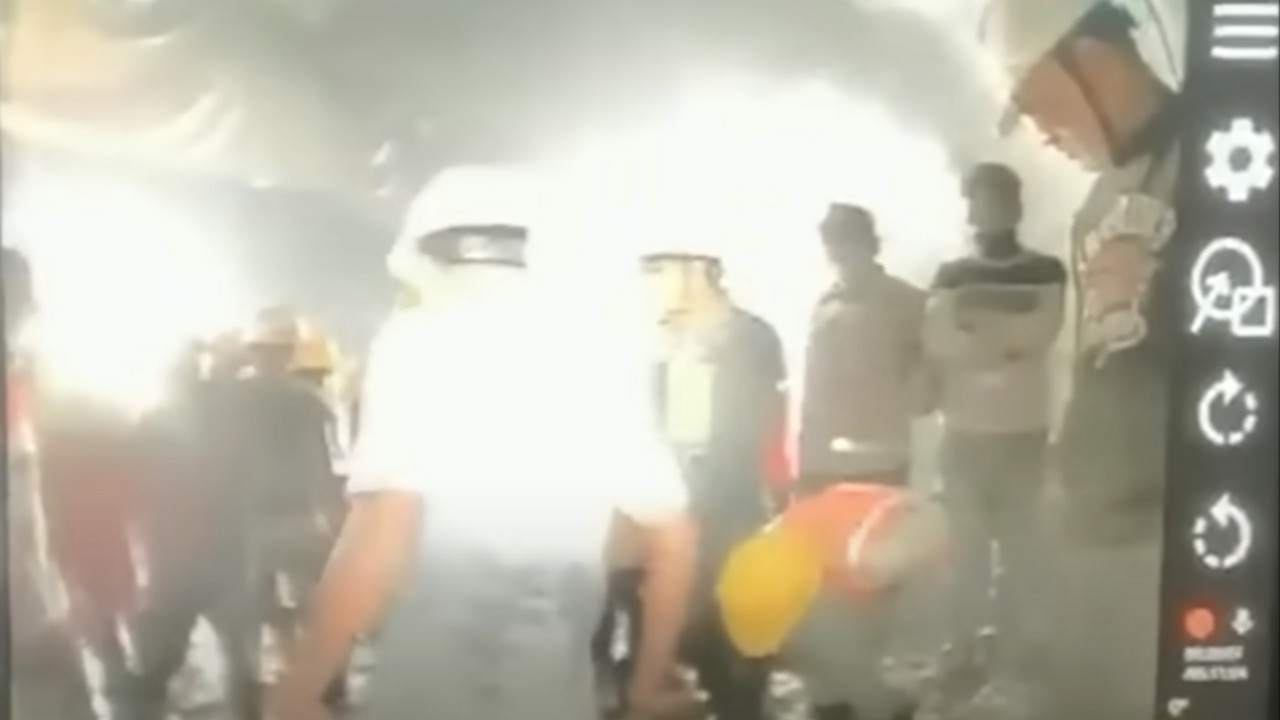 zarobljeni radnici u tunelu u Indiji
