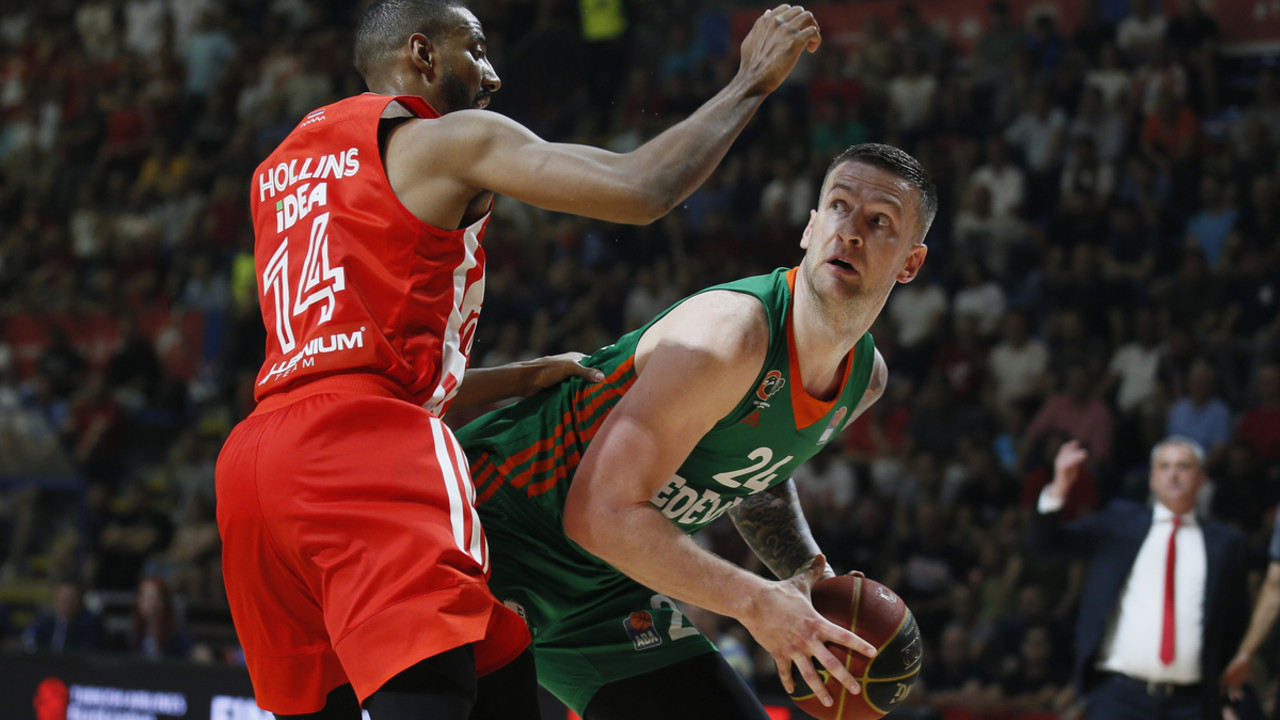 Ostin Holins, Alen Omić