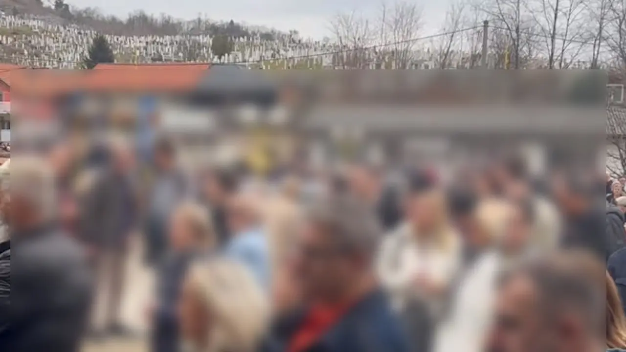 Dženaza ubijenoj ženi u Tuzli