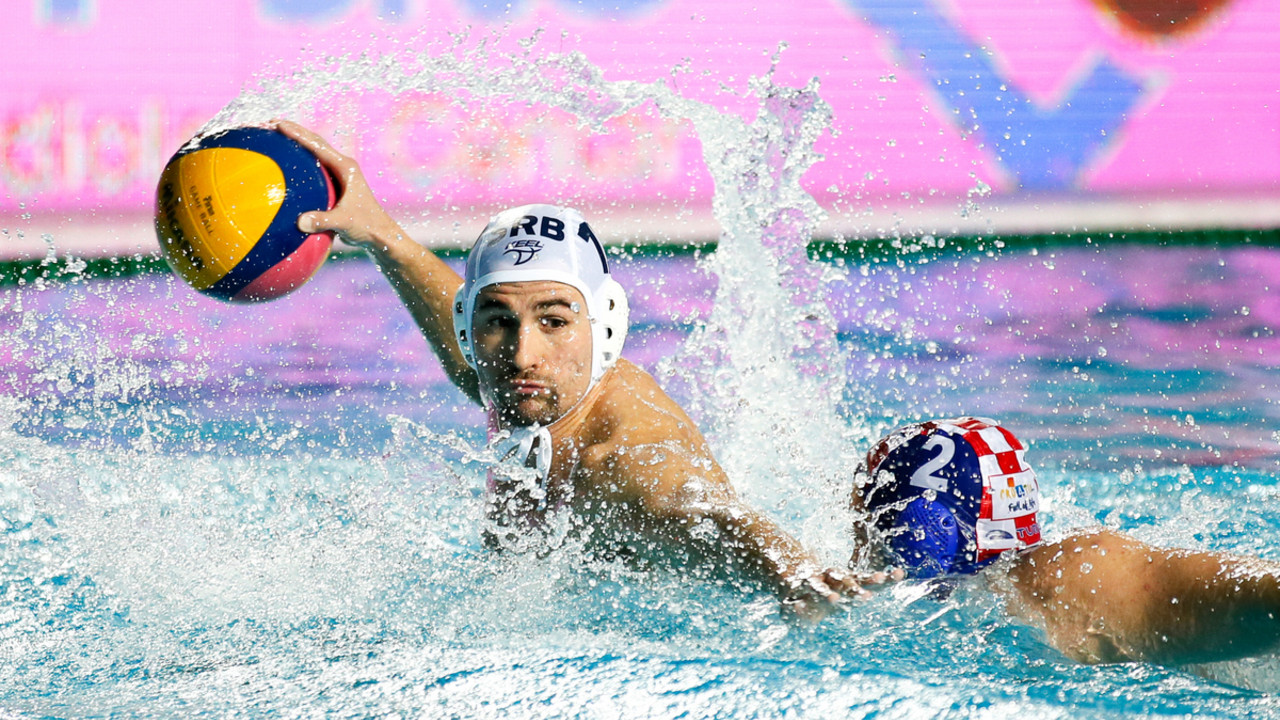 Viktor Rašović na duelu sa Hrvatskom