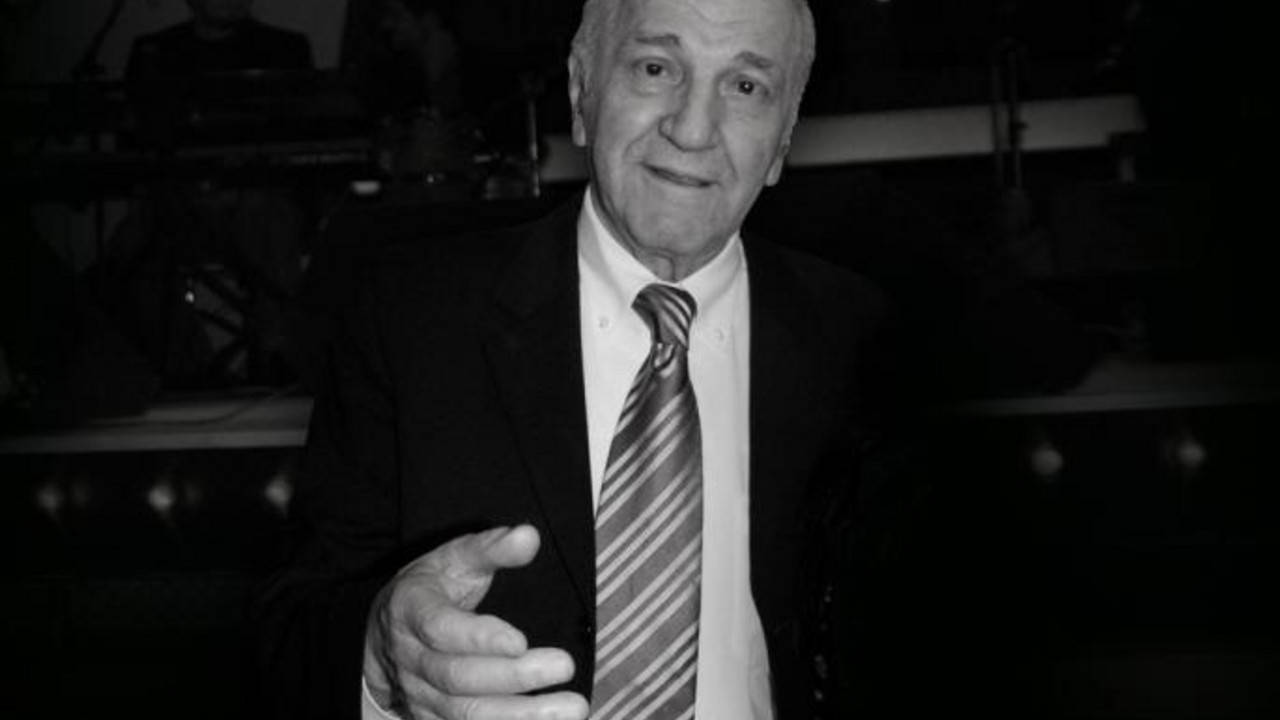 Bata Živojinović