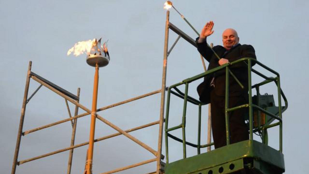 Dragan Marković Palma upalio industrijsku olimpijsku baklju