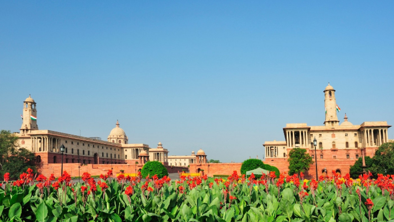 Nju Delhi, zgrada parlamenta