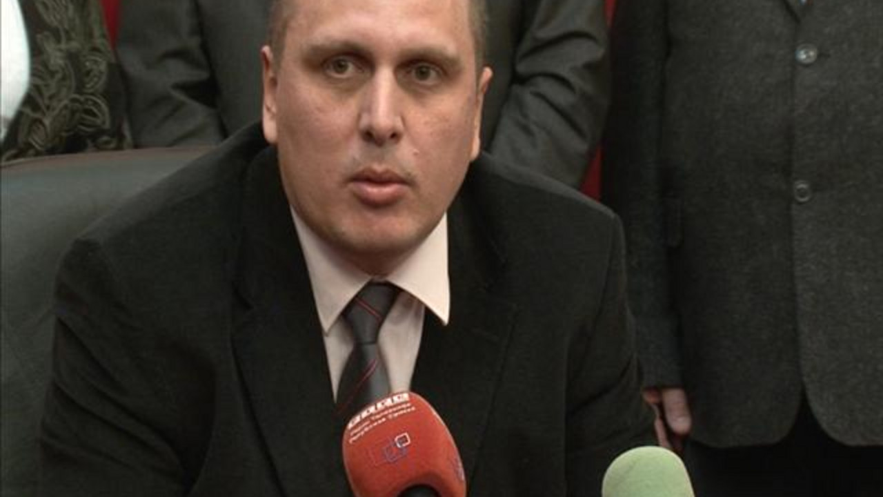 Zeljko Veselinović daje izjavu za medije