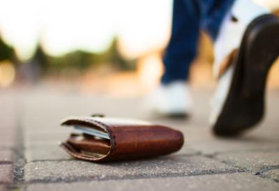 Bugarka krade po autobusima GSP: Ženi iz torbe uzela skoro celu platu - Policija odmah reagovala