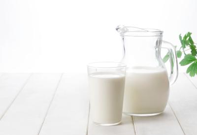 Da li mleko zaista podiže holesterol? Ova vrsta je najzdravija, a sa jednom treba biti posebno oprezan u konzumaciji