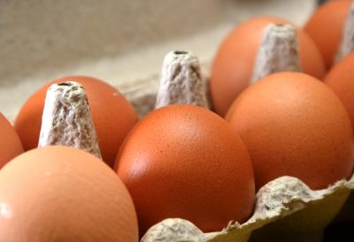 Maslinasto zelena jaja NOSE POSEBNU SIMBOLIKU! Zašto bi trebalo da ih ovog Uskrsa imate na trpezi? Isprobajte ovu prirodnu tehniku...