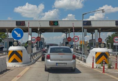 USKRS SE BLIŽI: Vozači OVO nikako NE SMEJU da vade iz automobila - Bez toga ne idite na put!