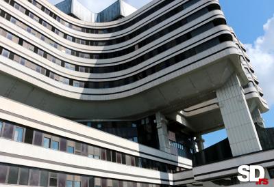 Čovek pao sa osam metara visine, drugom pao metalni kofer na glavu: Pune ruke posla za lekare na VMA - Poznato stanje muškarca koji je skočio sa mosta