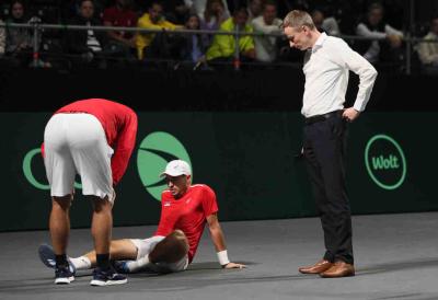 Posle bizarne povrede: Lajović pušten iz bolnice