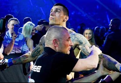 SIPA IM SO NA RANU: Džoker Ilić se smeje Zvezdi zbog poraza od Partizana (FOTO)